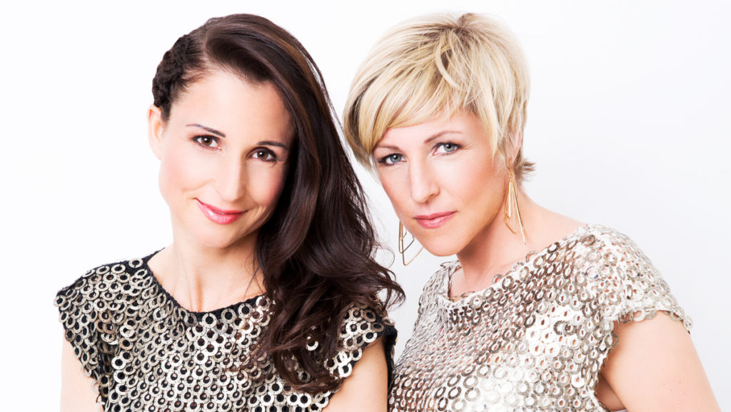 Alexandra und Anita Hofmann in Trauer