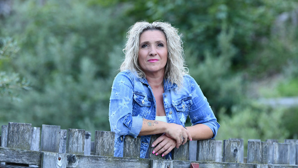 Daniela Alfinito erdet sich im Seniorenheim