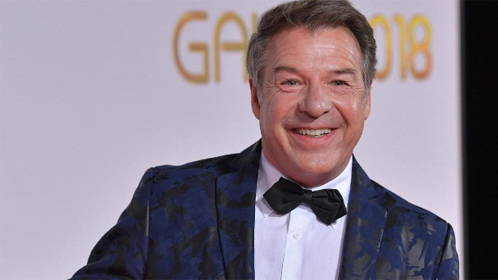 Patrick Lindner zeigt kurz vor Weihnachten Herz