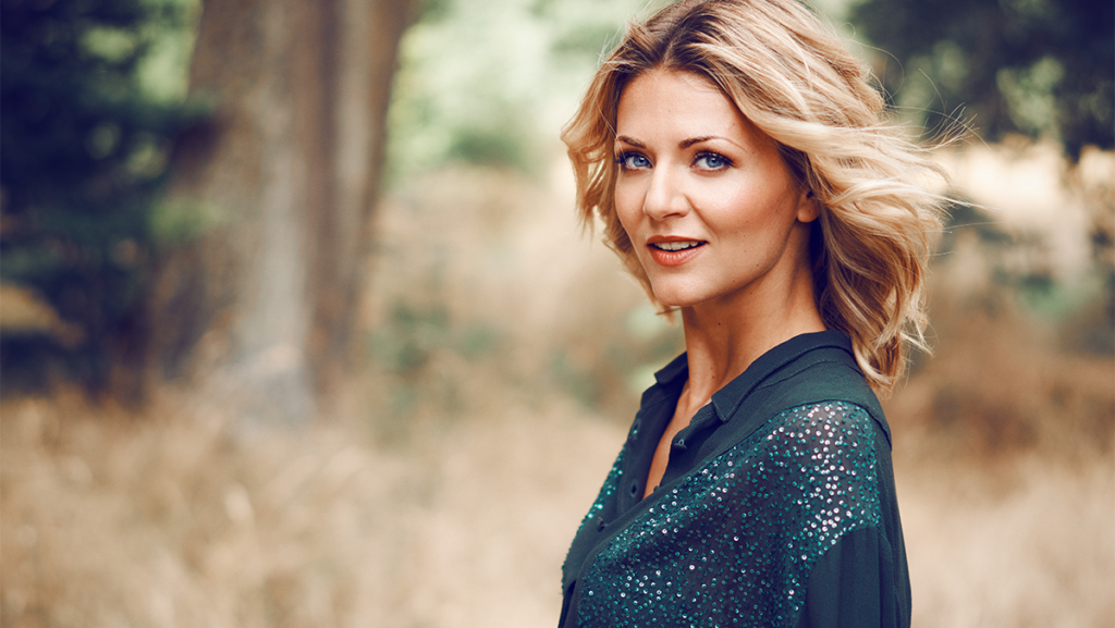 Ella Endlich: Schlager mit Augenzwinkern